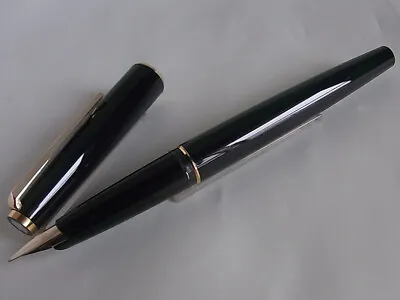 Montblanc Fountain Pen Black GT Cartridge Filling System Steel Nib • $99.99