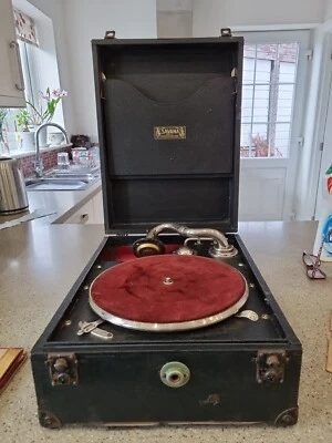 Vintage Wind Up Record Player For 78s In Good Working Order Savana Brand • £60