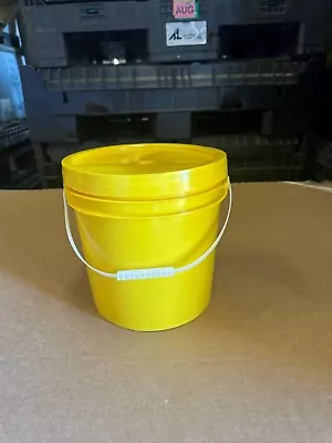 2 Gallon Bucket With Lid • $11