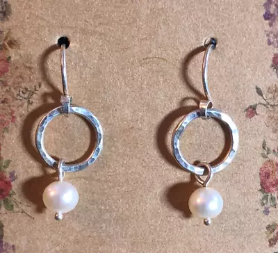 Sterling Silver Earrings Freshwater Pearl Hammered Circle 5.7mm 1  2g 925 6718 • $3.99