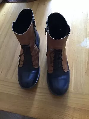 £9 • Buy Ladies Used Boots Size 39. Originally From Pavers. Navy Blue/tan Leather.