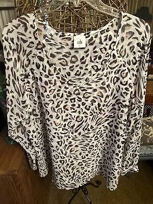 Cabi Women’s Top Size Large • $14.99