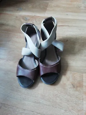  M&S Footglove Wider Fit Leather  Heeled Strappy Ladies Sandals. UK Size 6 • £5.50