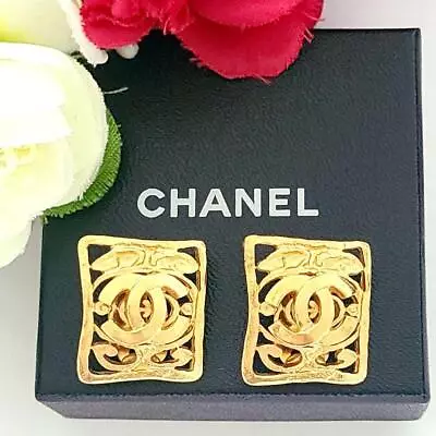 Chanel 95A Coco Mark Gold Earrings • £438.79