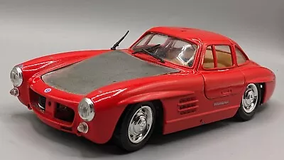 CBCar Mercedes Benz 300SL Red 1:24 Scale Diecast Model . Made In Italy. • £5
