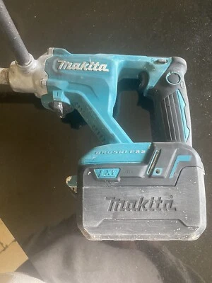 £180 • Buy MAKITA DUT130Z 18v Paddle Mixer