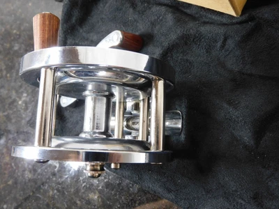 $225.95 • Buy ARE Anglers Roost Enterprises Copy Of Vom Hofe VH3 3  Fly Reel, Cast Aluminum