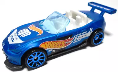 2015 Hot Wheels 2015 Mazda Mx-5 Miata Blue 1:64 Diecast 2 3/4  Race Car W/ White • $10.99