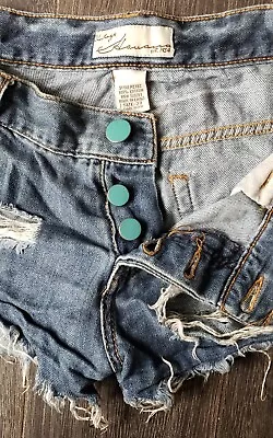 Vintage Havana Super Distressed Size 27 Jean 2  Inseam Mid-Rise Shorts • $18