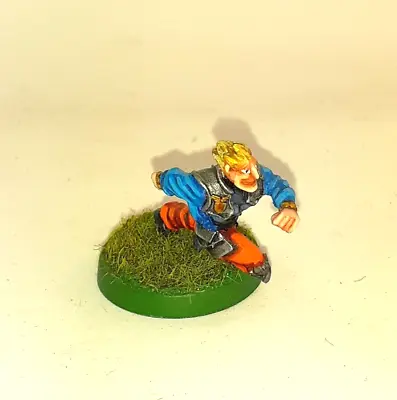 Blood Bowl Goblinforge Miniatures Human Runner Pro-Painted Miniature • £7.99