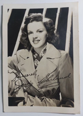 £49.99 • Buy  Judy Garland Autograph Signed B&W Photo  American Actress Dorothy Wizard Of Oz 