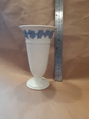 £10 • Buy Wedgwood Embossed Queensware White Vase With Blue Relief 
