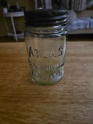 VINTAGE ATLAS Strong Shoulder Mason Pint Jar - Zinc Lid • $10