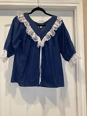 Women’s Vintage Pitchfork Brand Denim White Lace Ruffle Top Size Medium EUC • $25