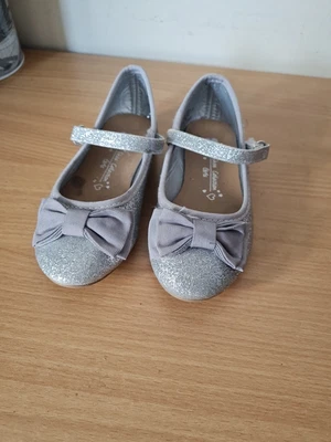 £5.70 • Buy Matalan Childs Mary Jane Type Shoes - Size 9 - Good Condition