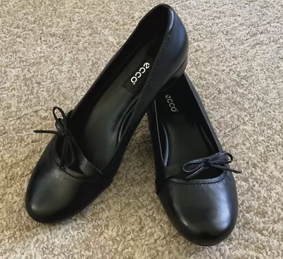 Women Ecco Leather Black Flats Mary Jane Ballet With Bow Accents Size 39 • $14.99