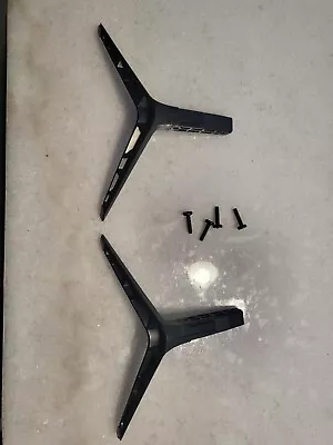 Vizio D24H-G9 TV Stand Legs With Screws USED • $6.99