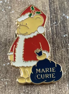 Santa Bear - Marie Curie - Charity Pin Badge - Pre Owned • £2