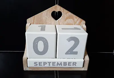 £4.99 • Buy Wooden Shabby Chic Perpetual Calendar Rotating Block