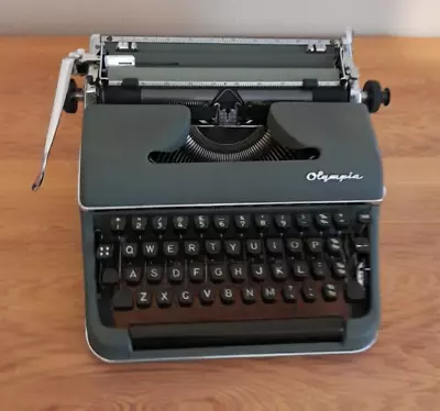 Vintage Green Olympia SM3 Deluxe Typewriter In Case Made In West Germany • £169.99