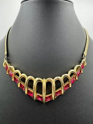 Vintage Marvella Bright Pink Fuchsia Rhinestone Gold Tone Statement Necklace. • $35.50