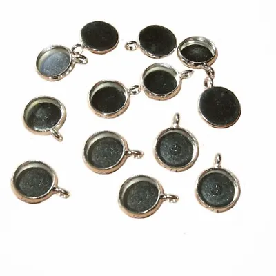 £3.99 • Buy 10 X  ROUND SILVER COLOUR CAMEO CABOCHON PENDANT SETTING 10mm TRAY C01