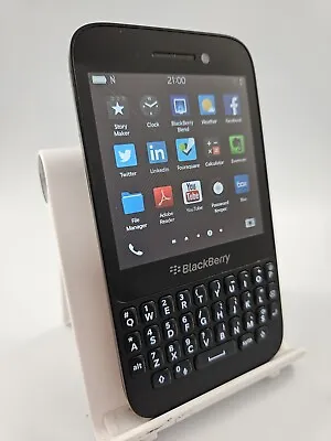 BlackBerry Q5 Black Unlocked 8GB 2GB RAM 3.1  BBOS10 QWERTY Smartphone • £23.99