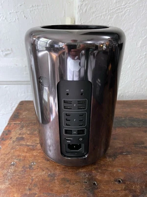 £995 • Buy Mac Pro - Late 2013 Model (supplied By Apple In 2020) - 8 Core Dual D700 - Boxed