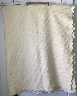 $50 • Buy Pottery Barn Cream Cotton Floral Stitch Quilt Coverlet Full/Queen 74”x86”