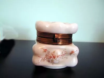 1890 Mt. WASHINGTON C.F.MONROE PUFFY GLASS WAVE CREST TALL VANITY JEWELRY BOX  • $42