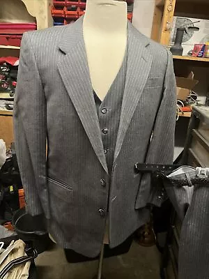 Vintage Men’s 3 -Piece Pin Stripe Suit 34 • $120