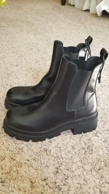 $54.99 • Buy Women's ZARA  Treaded Chelsea Boots Lug Sole Black NEW Size 10