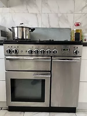 Gas Cooker • £500