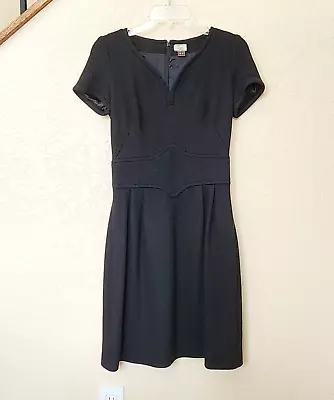 Issa London Black Dress Virgin 100% Wool V-Neck Short Sleeve Knee Length Size 4 • $45