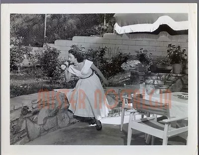 VINTAGE PHOTO 1945 Vera Ralston In Her Sherman Oaks California Home • $9.99