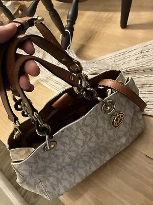 Michael Kors Cynthia Logo Medium Satchel Handbag (Style # 30S3TCYS2B) • $50