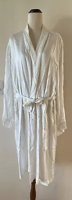$32 • Buy NWT Jade And May White Dressing Gown Robe Size M