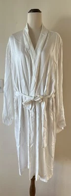 $32 • Buy NWT Jade And May White Dressing Gown Robe Size M