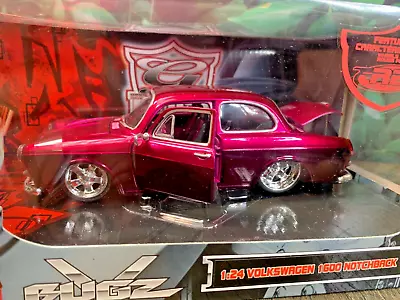 New In Box Sealed Diecast Maisto V Bugz Volkswagen 1600 Notchback 1:24 • $39