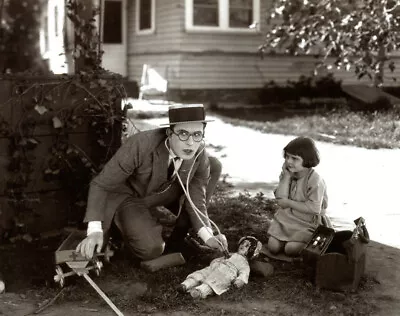 Harold Lloyd 8x10 Photo #S5013 • $7.99