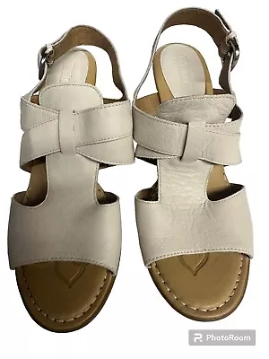 BORN Chunky Heel Leather Sandals 11M Cream/Off White Slingback Buckle • $12