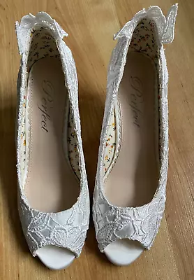 Perfect Ivory Lace Flora Wedge Court Shoe 5 Uk 38 Eu Wedding Shoe • £12