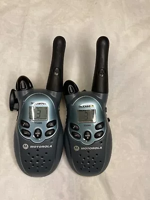 Motorola Talkabout T5000 8-Mile 22-Channel 2-Way Radio Walkie Talkie Set Of 2 • $19