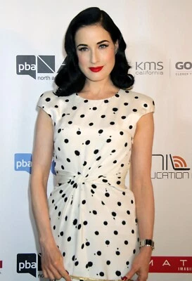 Dita Von Teese (Vol 1) 4500 Stock Celebrity Pictures DVD Collection • £5