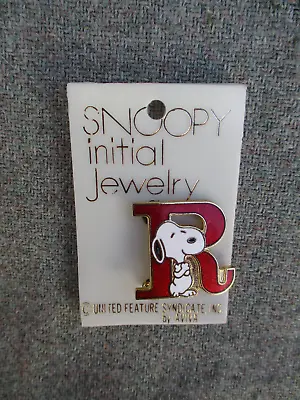 VTG 1970s-1980s PEANUTS SNOOPY INITIAL  R  On ORIGINAL CARD JEWELRY PIN By AVIVA • $14.99