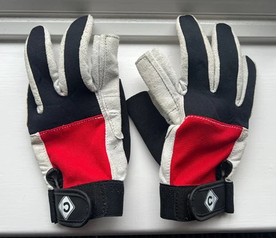 £5 • Buy Crewsaver Short Finger Glove - Size Small