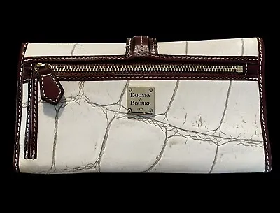 Dooney And Bourke White Crocodile Leather Wallet Planner 7.5 X 4 • $24.99