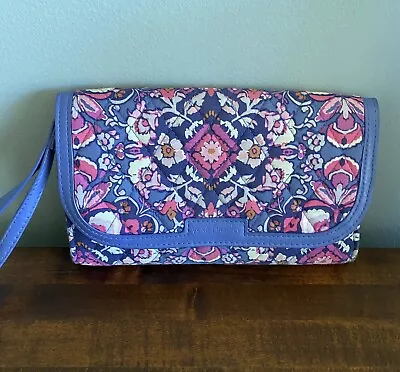 VERA BRADLEY Wallet Wristlet Floral Pattern • $7.65