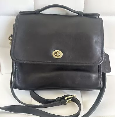 Vintage Coach Black Leather Court Bag Shoulder Crossbody 9870 Excellent! • $149.99