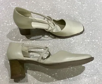 Lilley And Skinner Ladies Court Shoes Size 4/37 Cream Leather In Vgc • £7.99